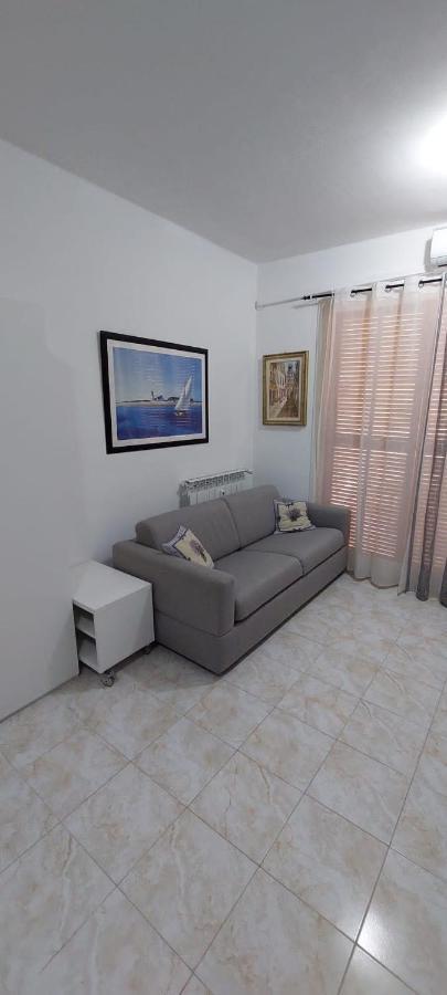 Apartament Ampio Monolocale Con Terrazzo - A 2 Passi Dal Mare Latte Zewnętrze zdjęcie