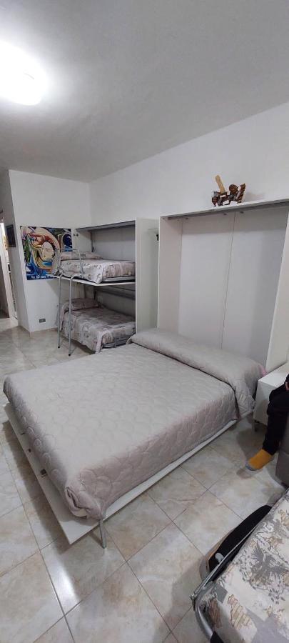 Apartament Ampio Monolocale Con Terrazzo - A 2 Passi Dal Mare Latte Zewnętrze zdjęcie