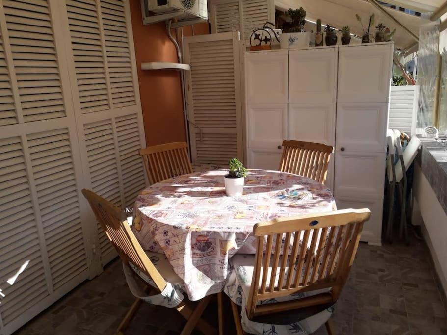 Apartament Ampio Monolocale Con Terrazzo - A 2 Passi Dal Mare Latte Zewnętrze zdjęcie